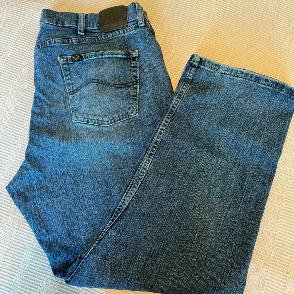 Lee Jeans medium wash Premium select - regular fit.